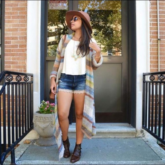 Free People Lacey Cutoff Denim Shorts in Areo Wash - Picture 4 of 8